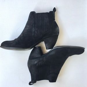Leather ankle boots size 38(EUR)